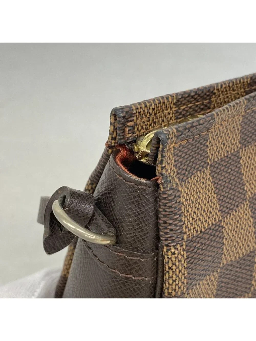 Louis Vuitton Pouch Damier Trousse Makeup Ebene